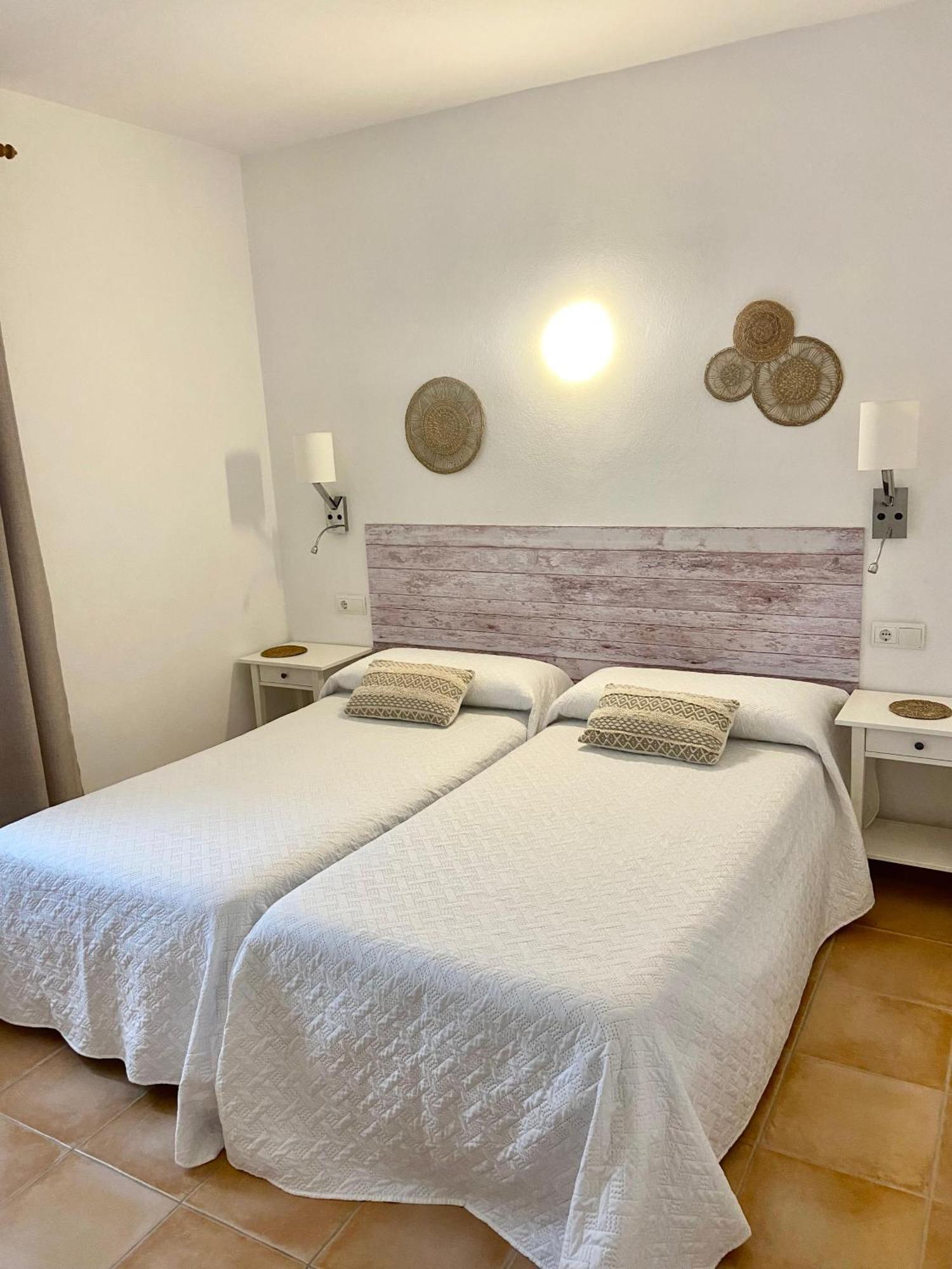 Apartamentos Ferrer Playa DPlaya Des Figueral المظهر الخارجي الصورة