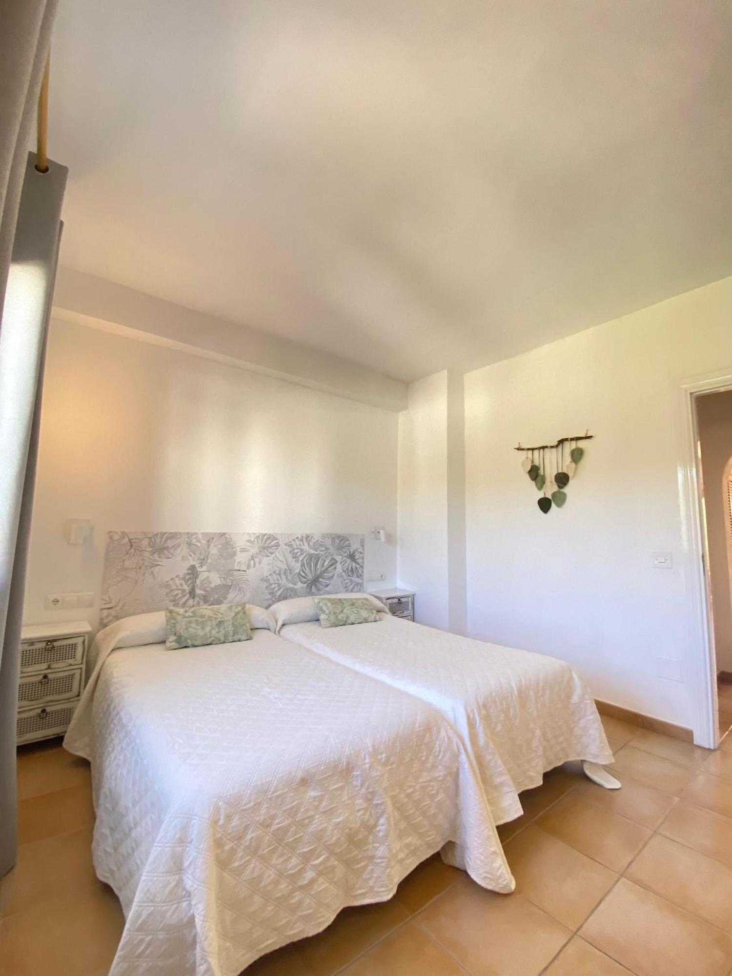 Apartamentos Ferrer Playa DPlaya Des Figueral المظهر الخارجي الصورة