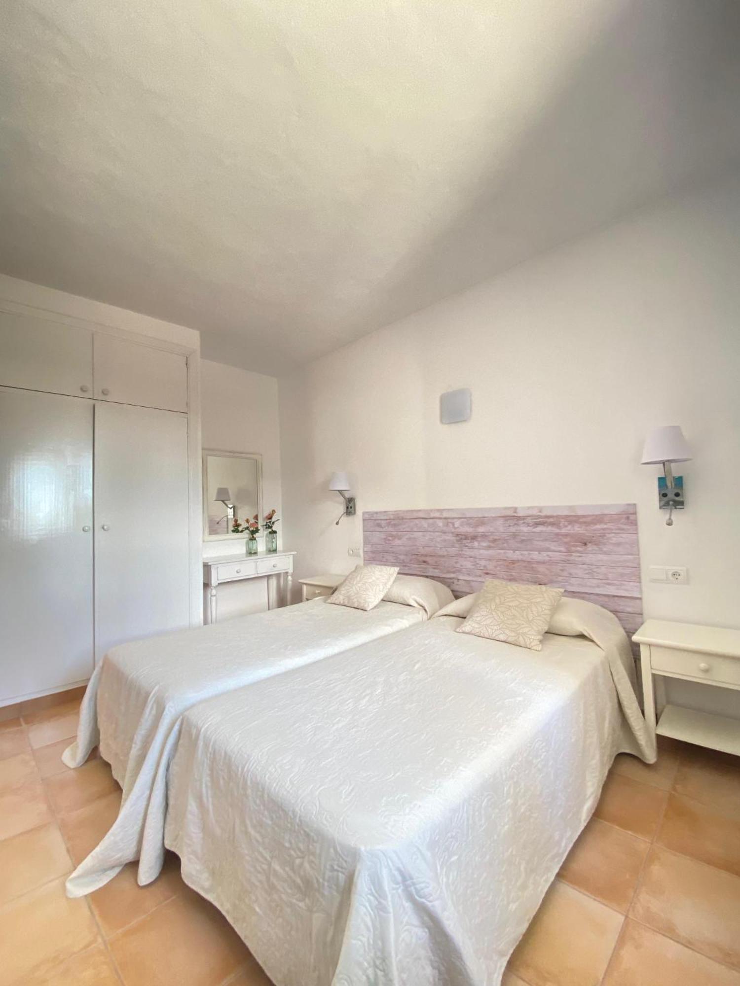 Apartamentos Ferrer Playa DPlaya Des Figueral المظهر الخارجي الصورة