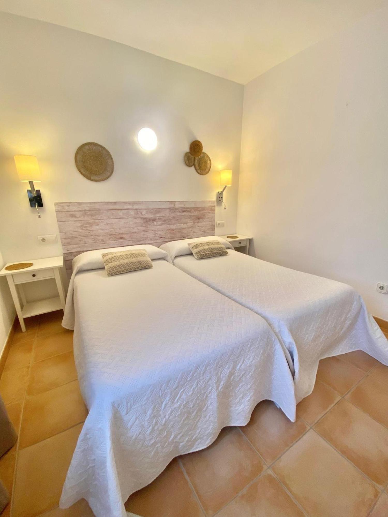 Apartamentos Ferrer Playa DPlaya Des Figueral المظهر الخارجي الصورة