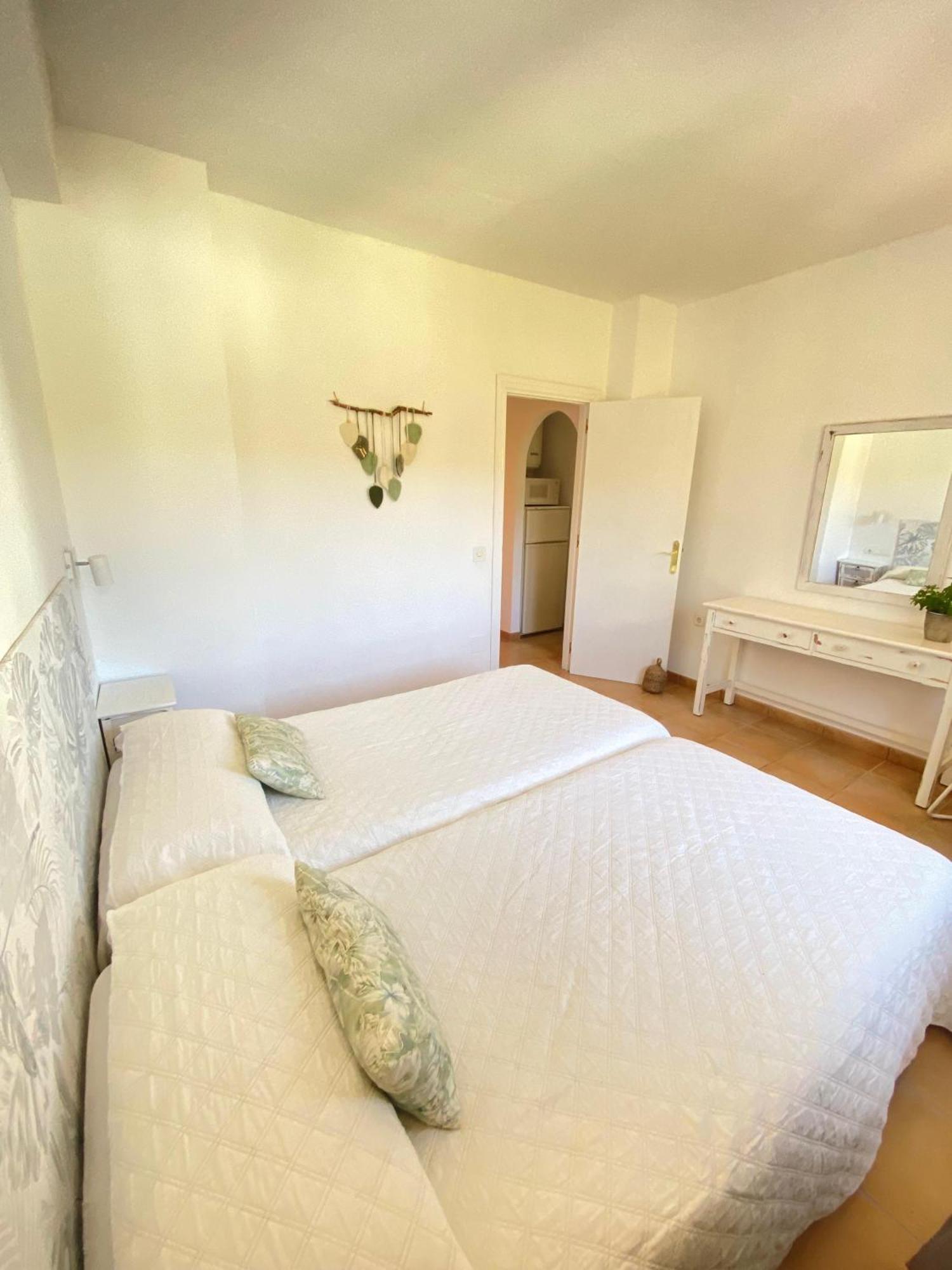 Apartamentos Ferrer Playa DPlaya Des Figueral المظهر الخارجي الصورة
